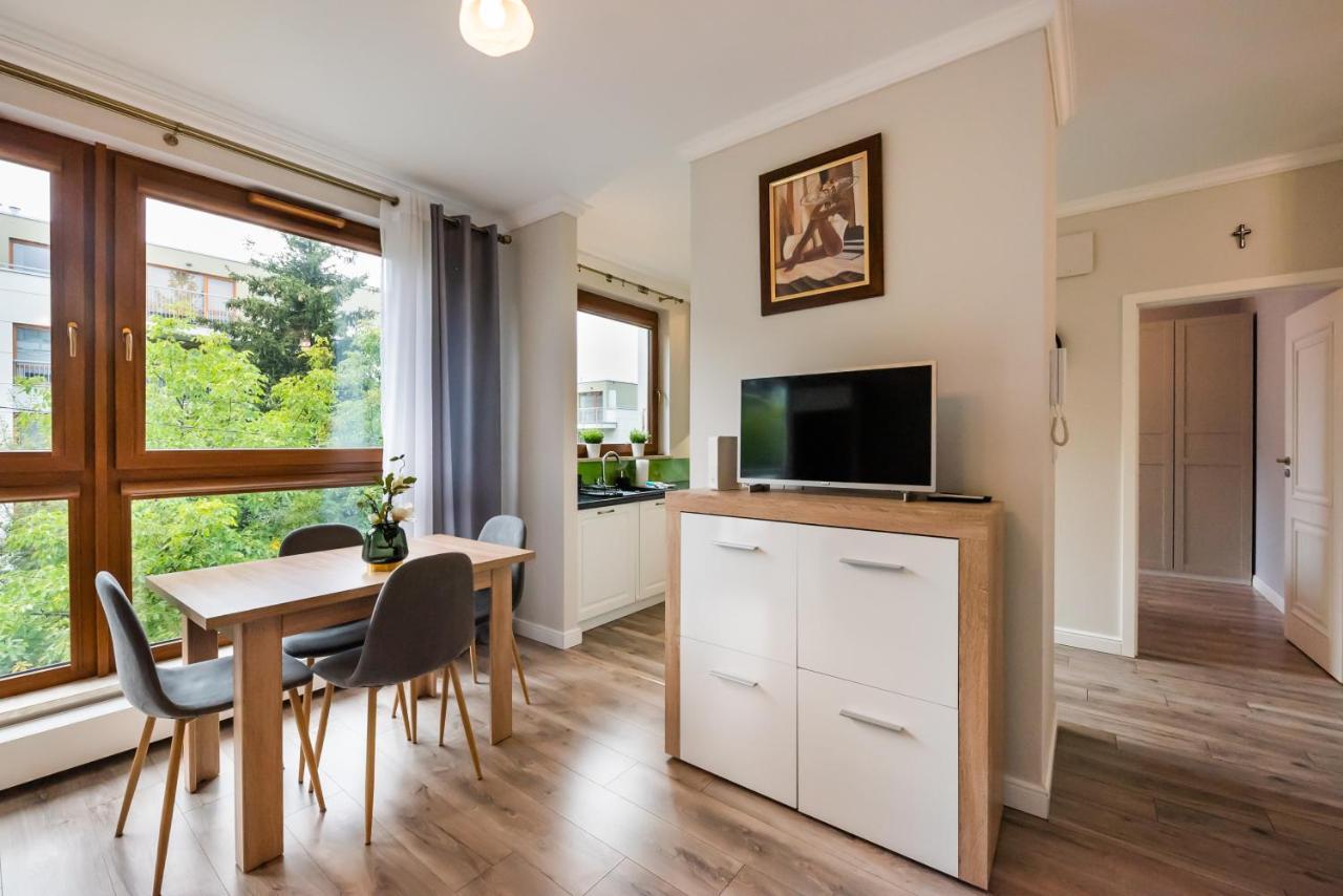 Prestige Verdant Apartment Варшава Экстерьер фото