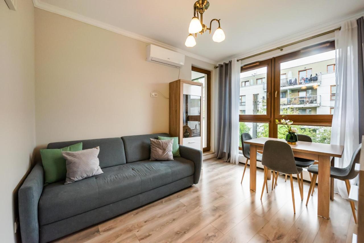 Prestige Verdant Apartment Варшава Экстерьер фото