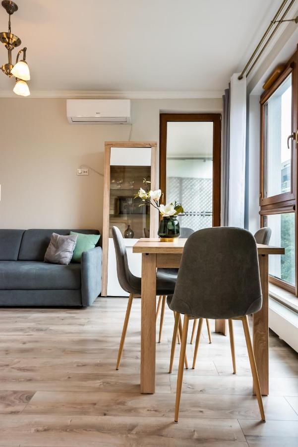 Prestige Verdant Apartment Варшава Экстерьер фото