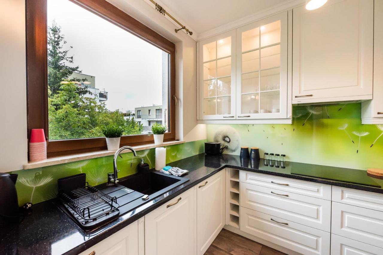 Prestige Verdant Apartment Варшава Экстерьер фото