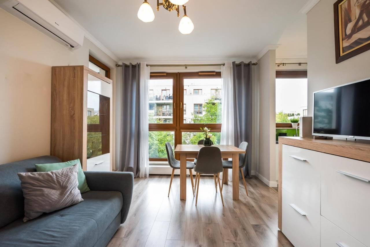 Prestige Verdant Apartment Варшава Экстерьер фото