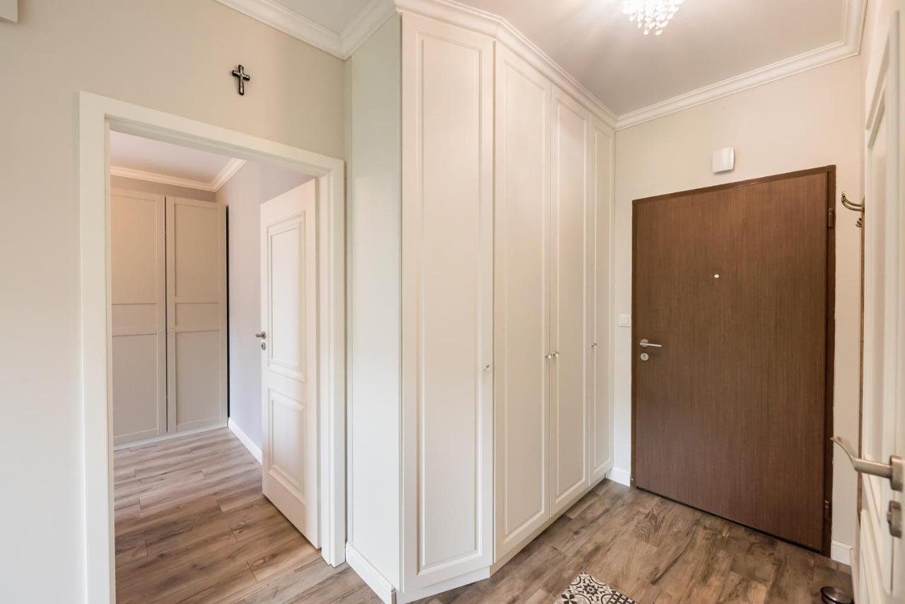 Prestige Verdant Apartment Варшава Экстерьер фото