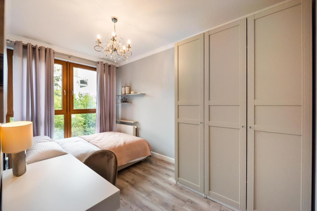 Prestige Verdant Apartment Варшава Экстерьер фото