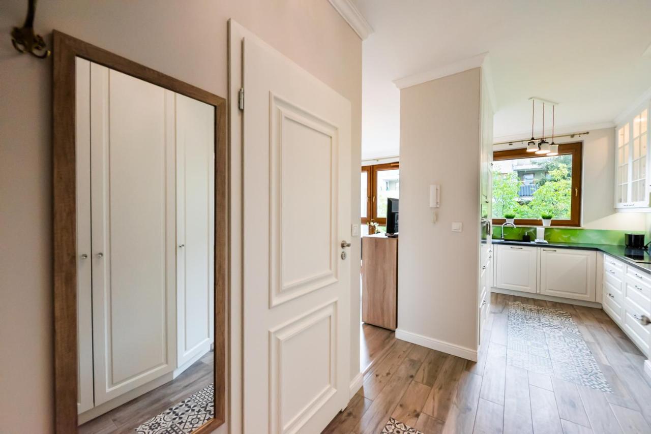 Prestige Verdant Apartment Варшава Экстерьер фото