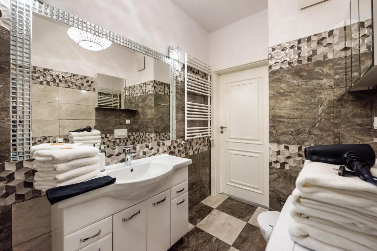 Prestige Verdant Apartment Варшава Экстерьер фото